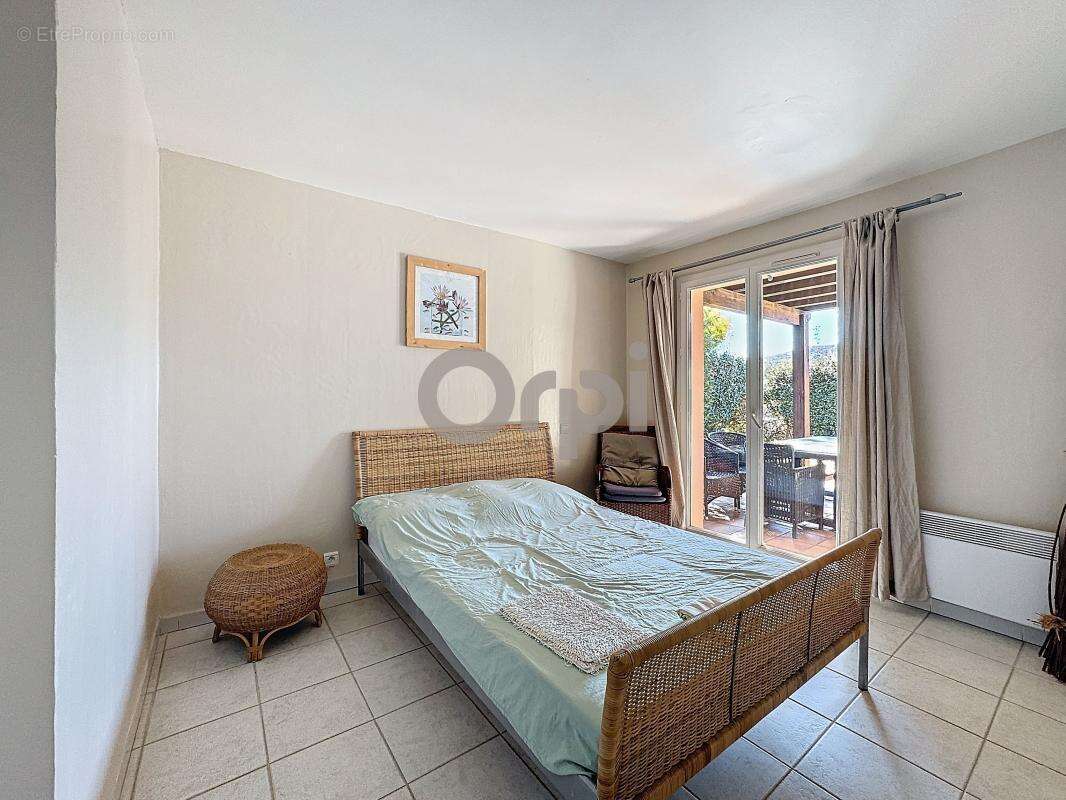 Maison à ROQUEBRUNE-SUR-ARGENS