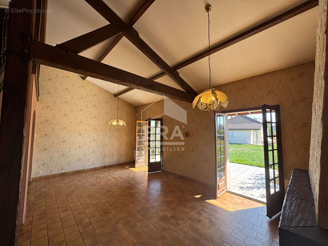 Maison à VIC-EN-BIGORRE