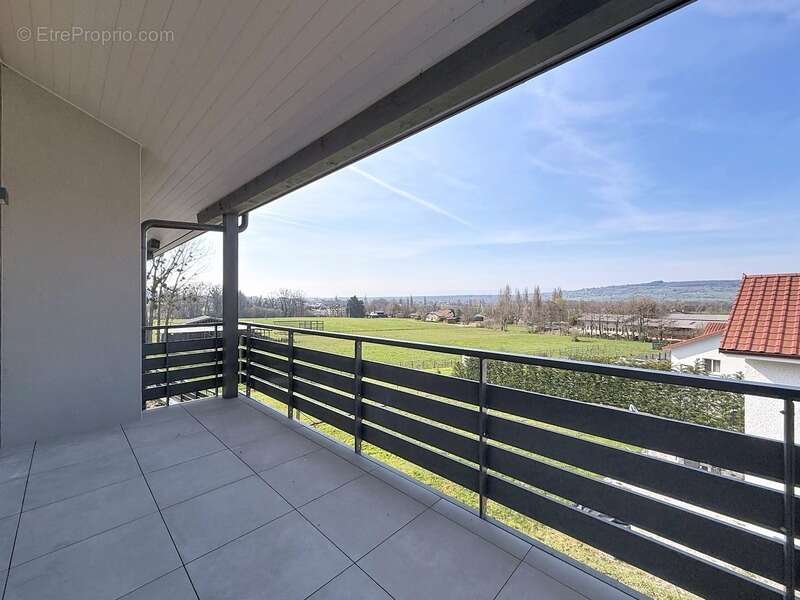 Appartement à BRENTHONNE