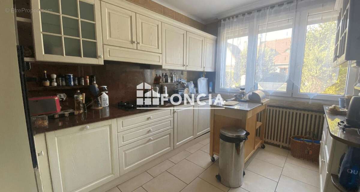 Le charme d'une maison familiale au cœur d'un quartier recherché de Gagny ! - photo 3