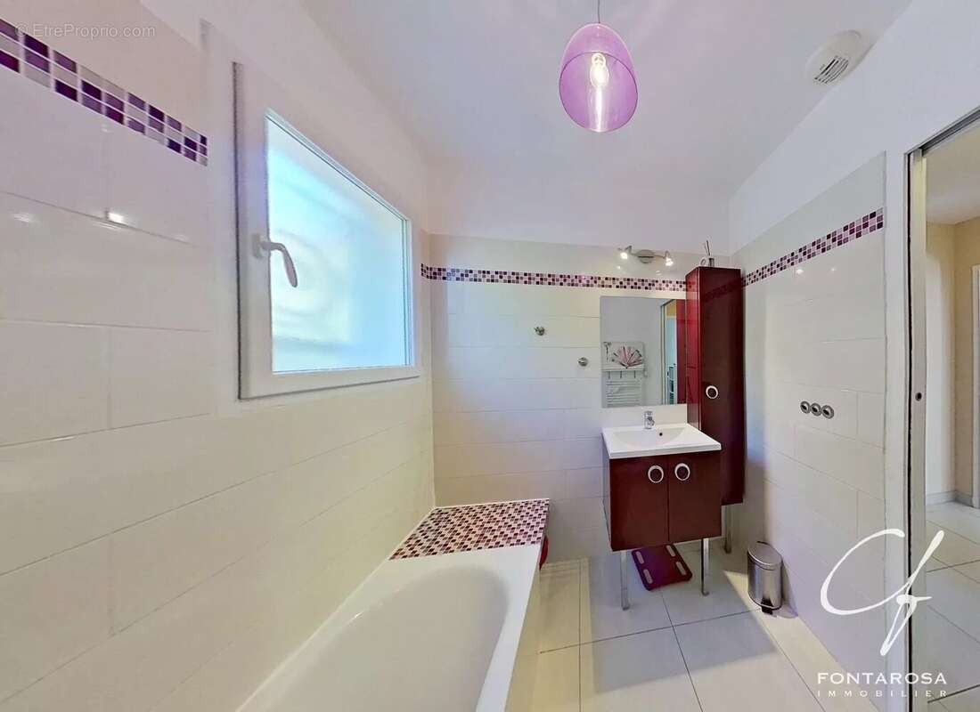 Maison à PUGET-SUR-ARGENS