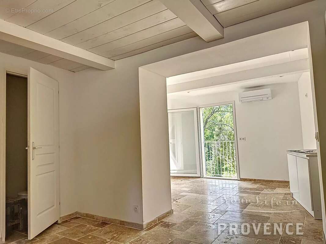 Maison à VILLECROZE