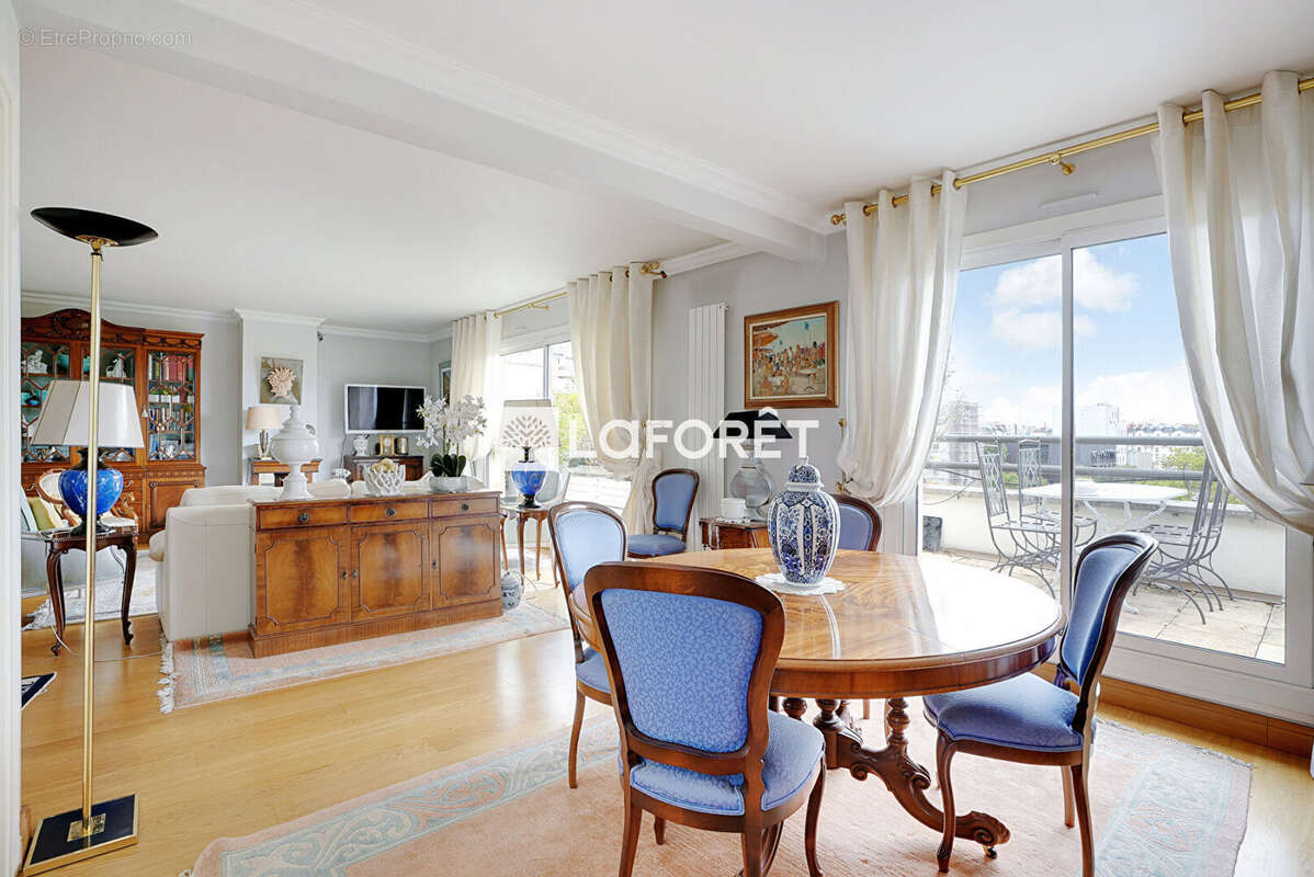 Appartement à LEVALLOIS-PERRET
