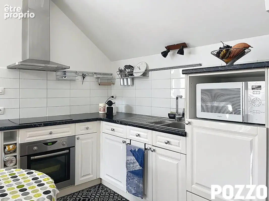 A Vendre Jolie Maison  de Ville  de 3 pp  située  à  Bayeux (14400) - photo 9