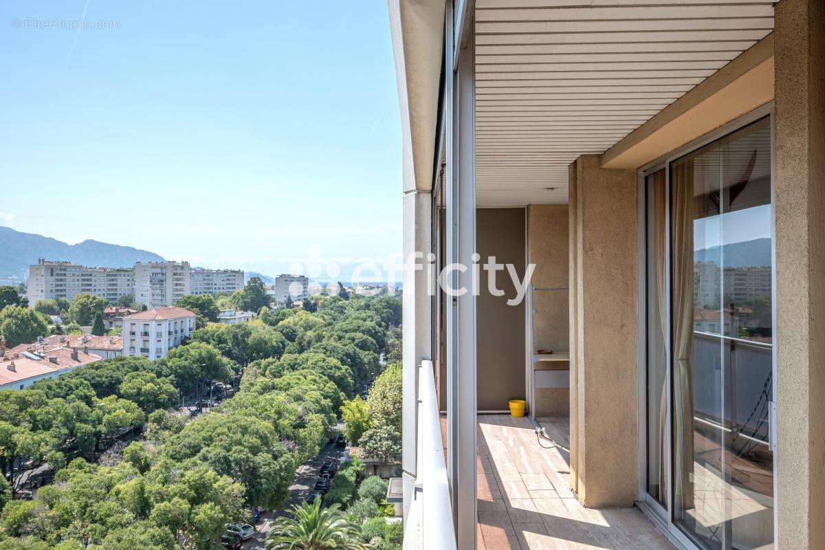 Appartement à MARSEILLE-8E