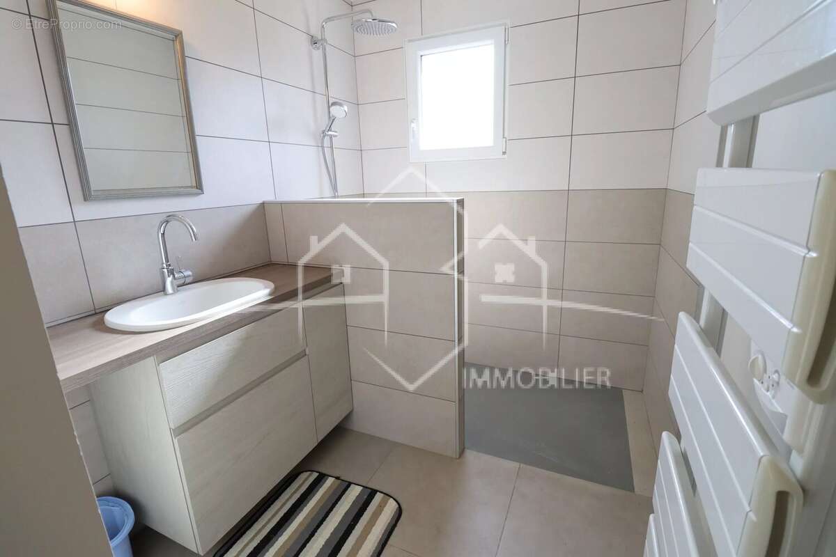 Maison à BEAUREPAIRE