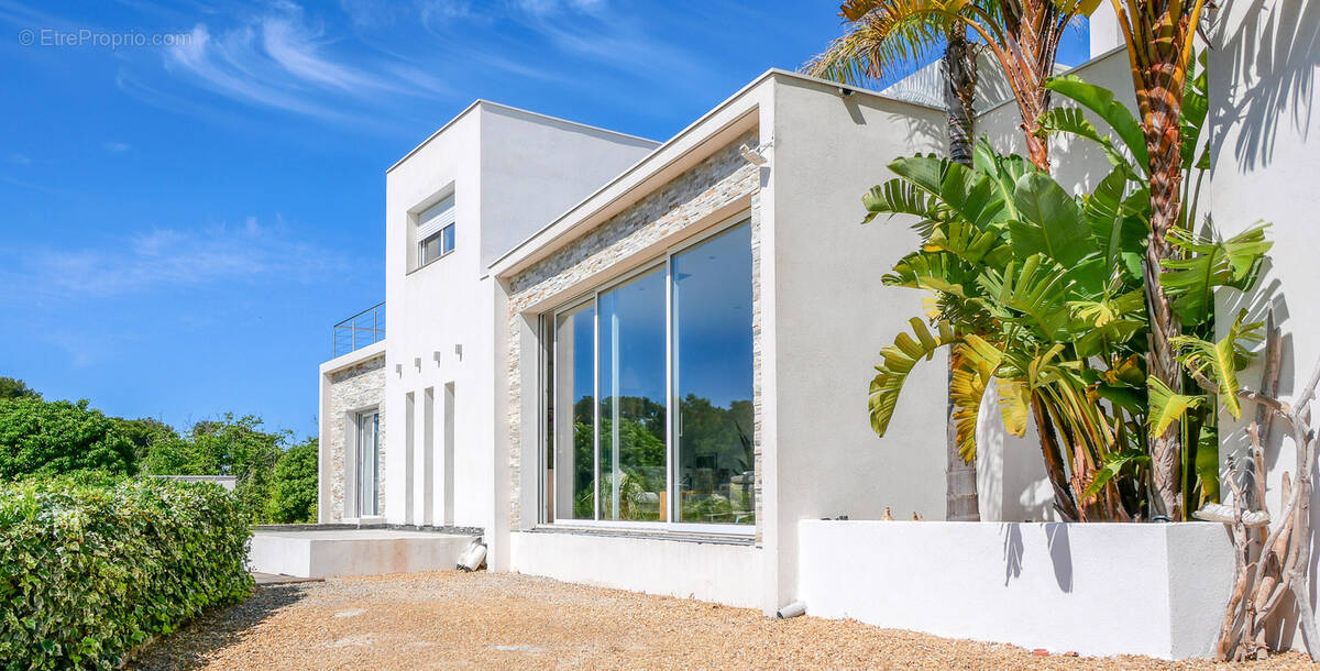 Maison à CARQUEIRANNE