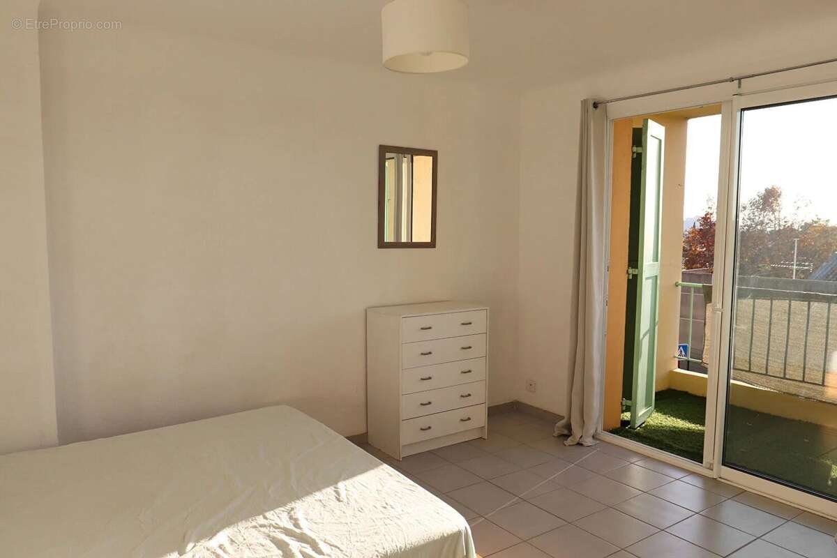 Appartement à SAINT-CYR-SUR-MER