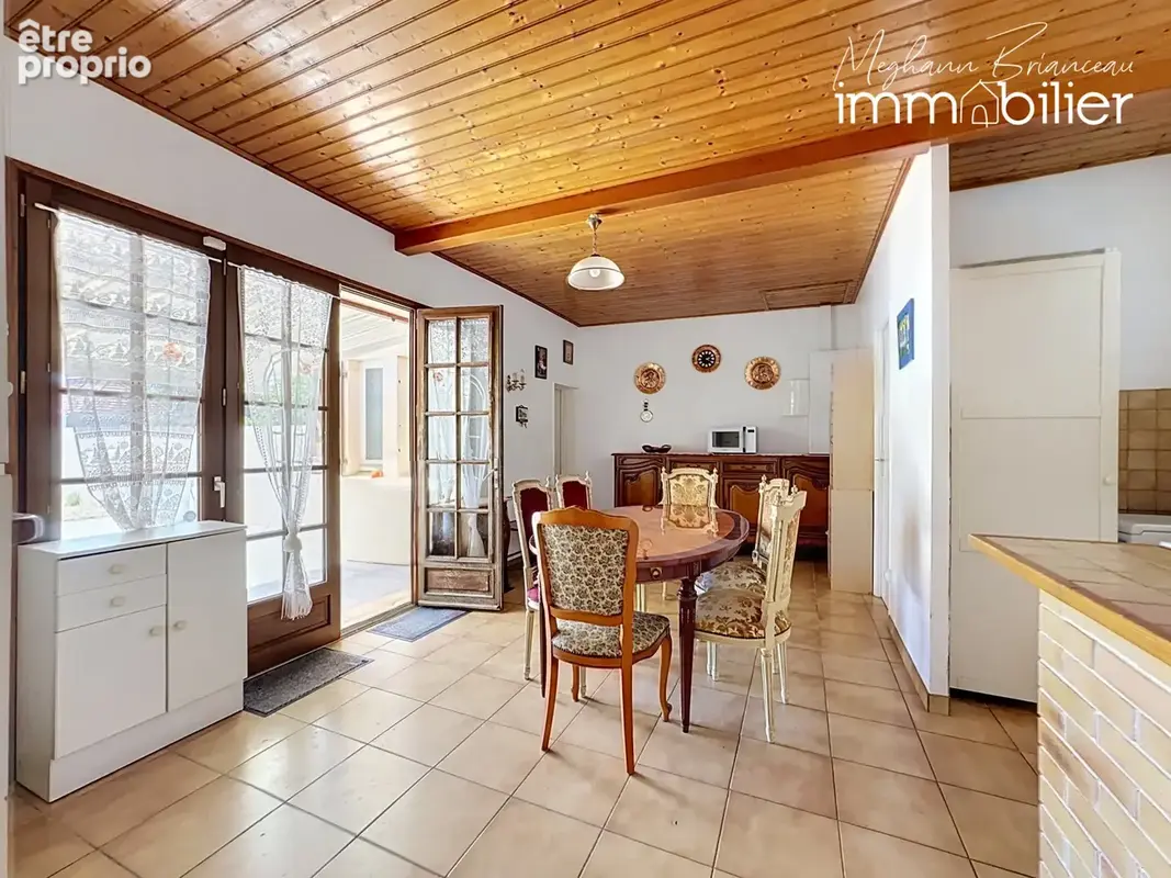 Maison typique à vendre - À proximité de la plage des Demoiselles - photo 3