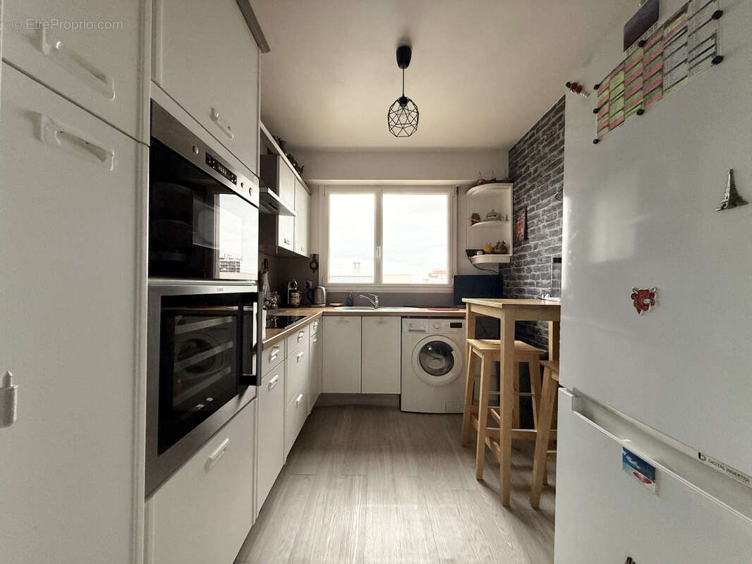 Appartement à COURBEVOIE