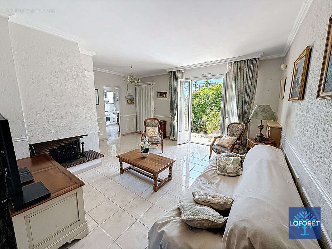 Maison à OLLAINVILLE