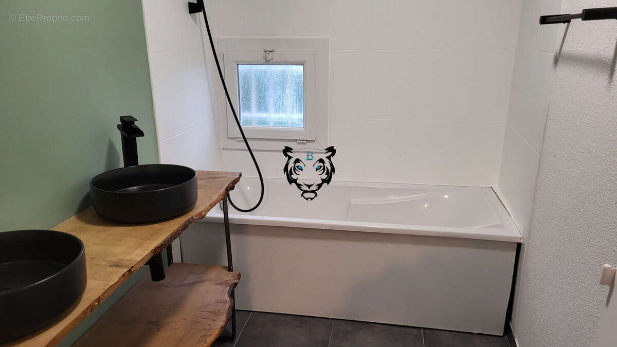 Appartement à LES ISSAMBRES