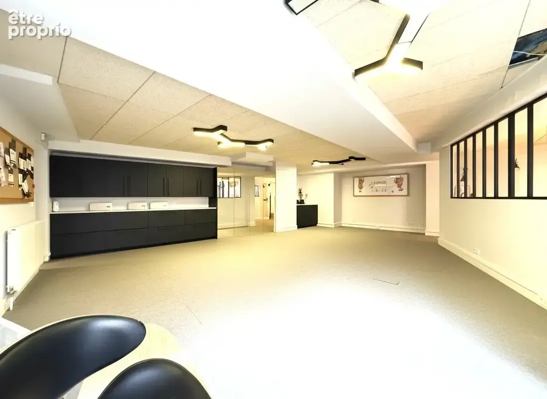 Commerce 195 m² à vendre à Paris-18e (75018) - photo 9