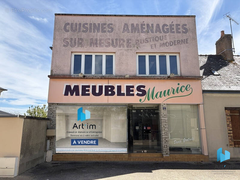Commerce à TUFFE