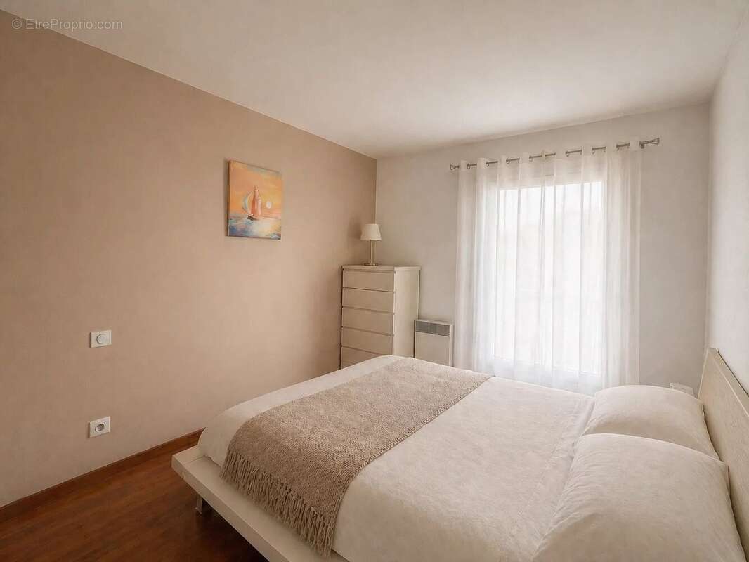 Appartement deux chambres à 200 m de la plage et proche centre ville - photo 4