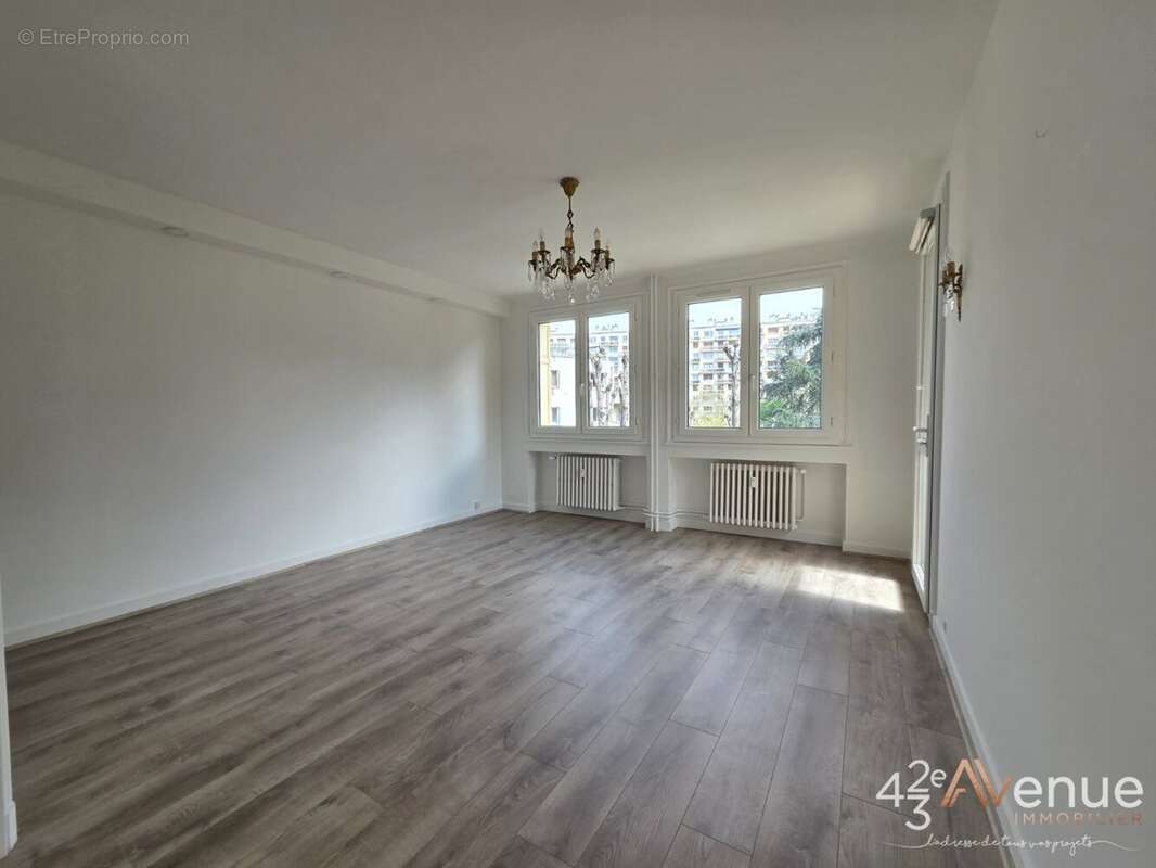 Appartement à SAINT-ETIENNE