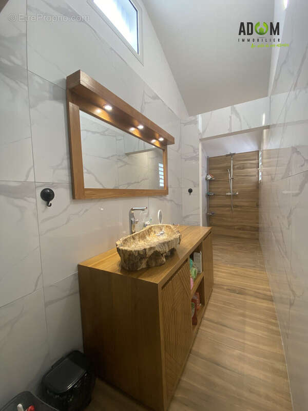 Maison 81 m² à Entre-Deux  - photo 5
