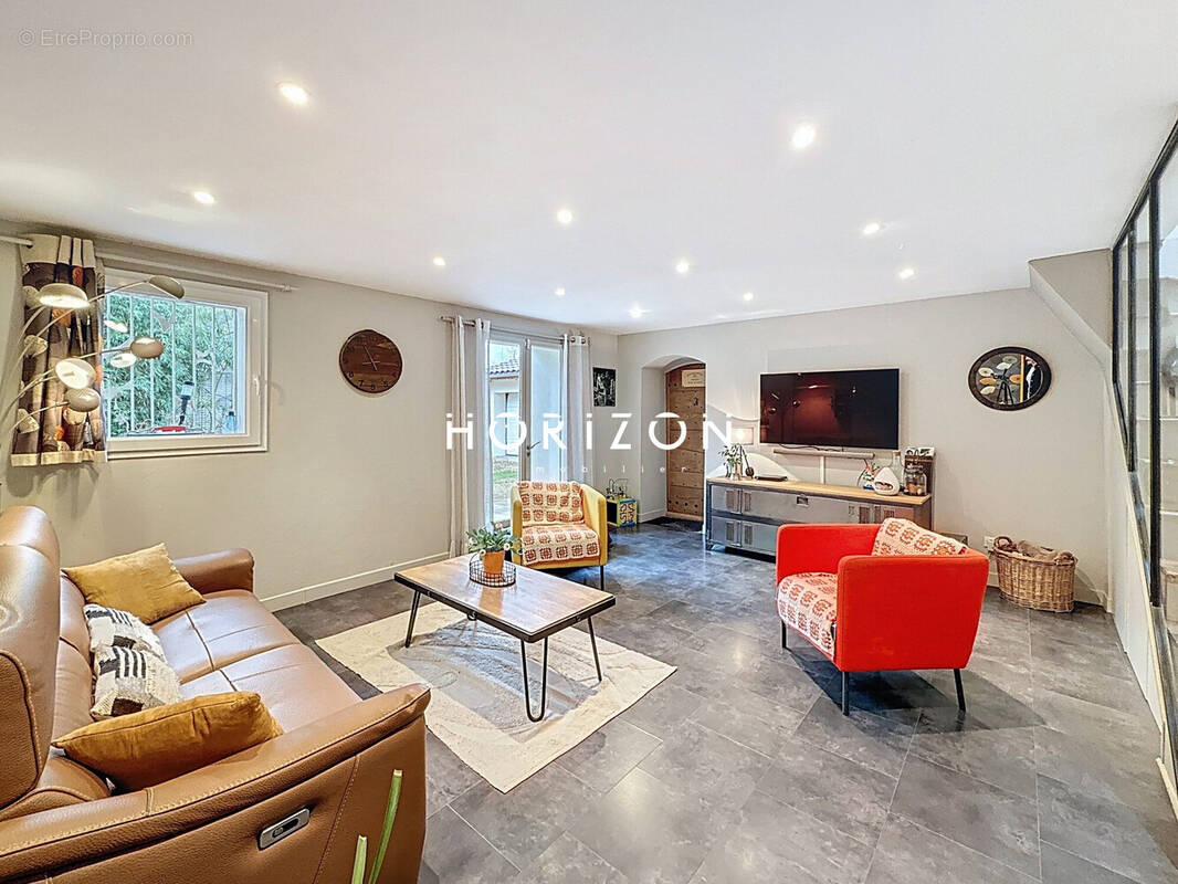 Maison à CRECHES-SUR-SAONE