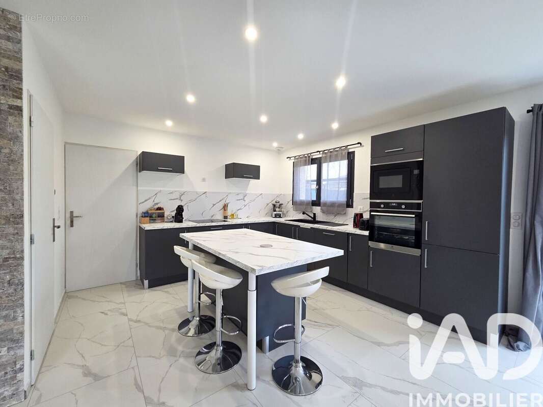 Photo 3 - Maison à SAINT-SIMEON-DE-BRESSIEUX