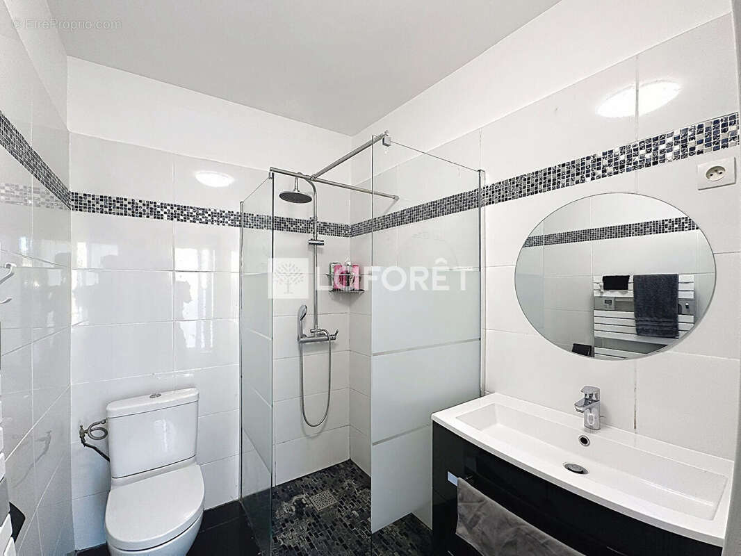 Appartement à COUBRON