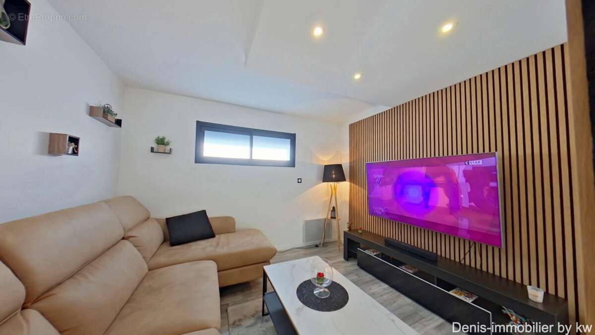 Maison à VILLENEUVE-DE-LA-RAHO