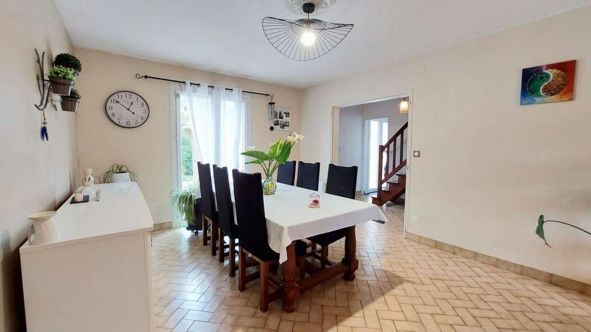 Maison Loire 6 pièce(s)  145 m2 - photo 5