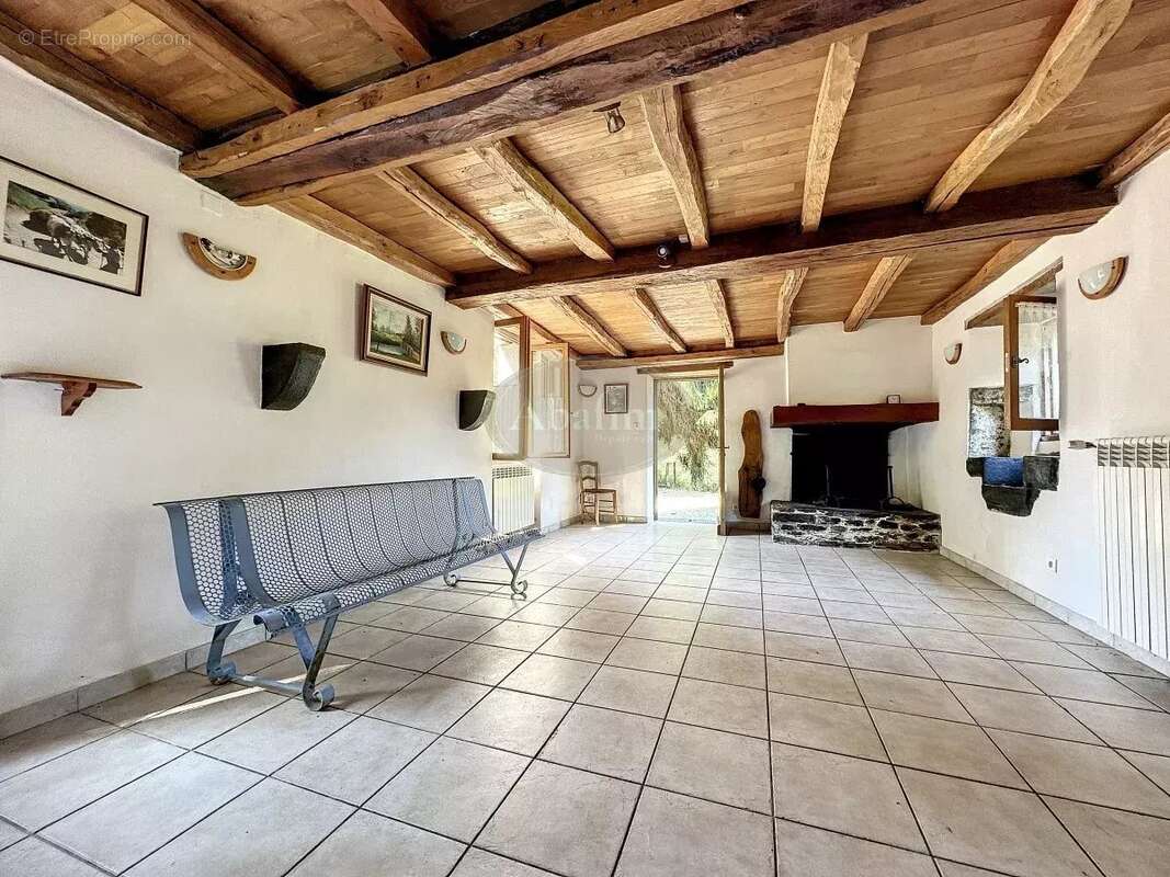 Maison à SARRANCOLIN