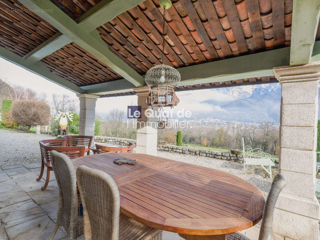 Maison à VEUREY-VOROIZE