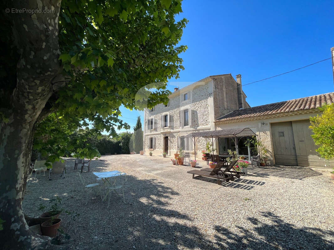 Maison à L'ISLE-SUR-LA-SORGUE