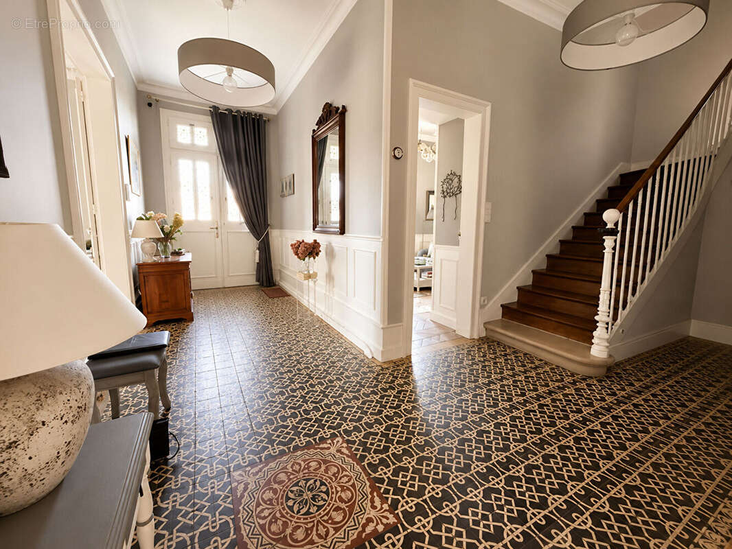 Maison 273 m² à Pont-Sainte-Maxence  - photo 5