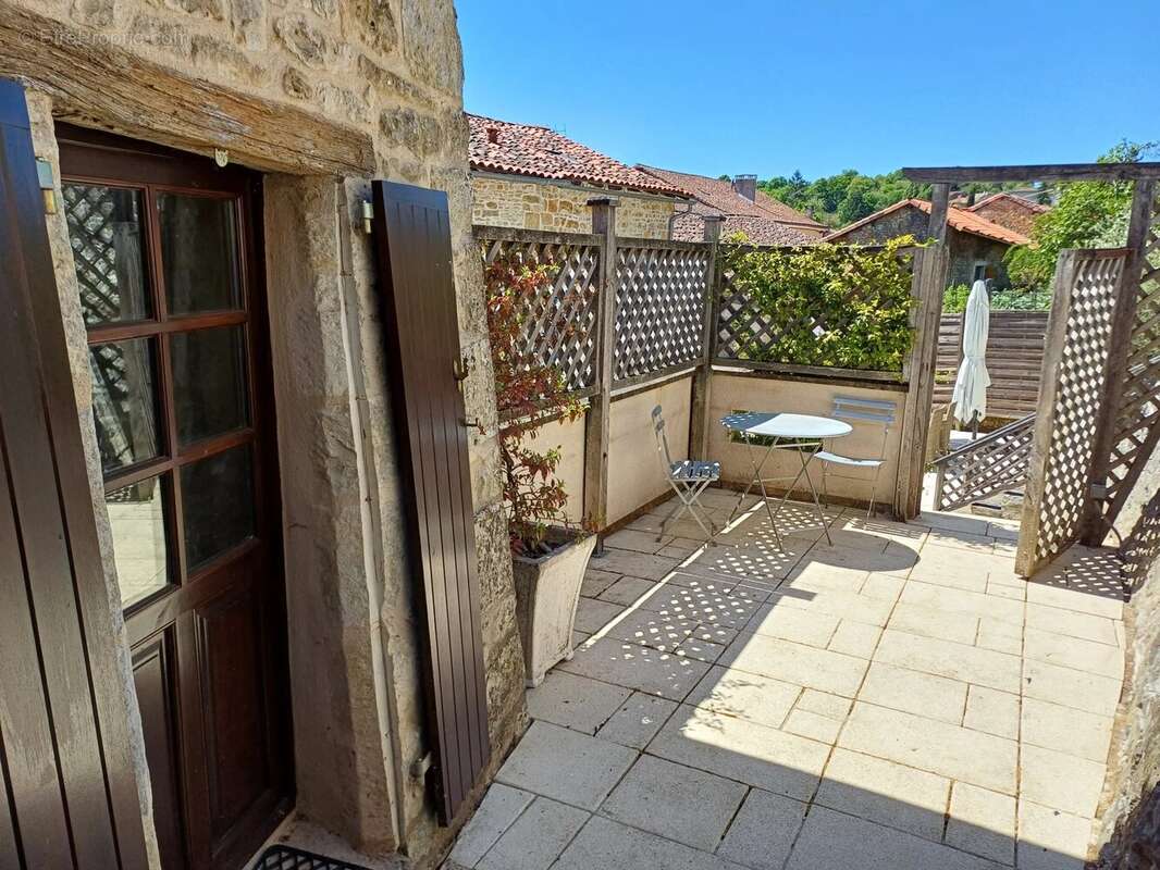 Maison à NANTEUIL-EN-VALLEE