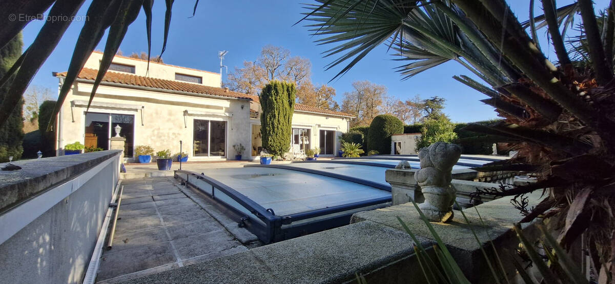 Maison à MORTAGNE-SUR-GIRONDE