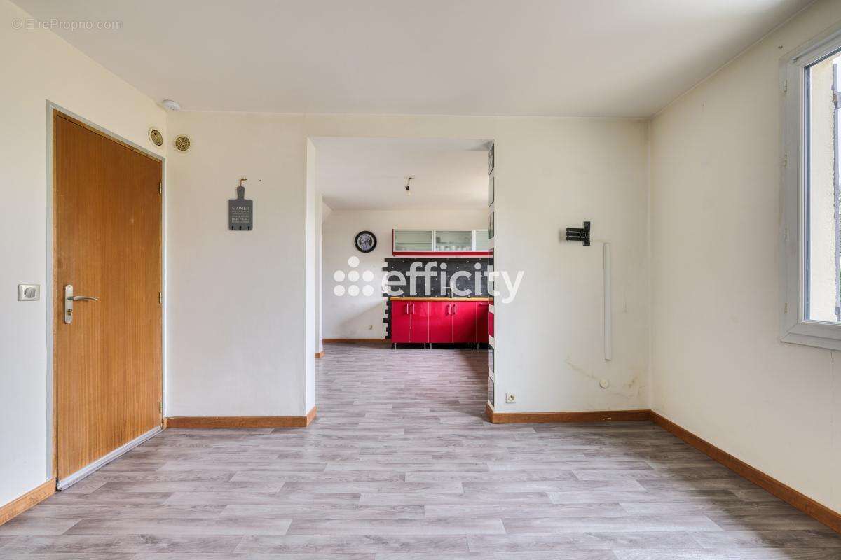 Appartement à MONTGE-EN-GOELE