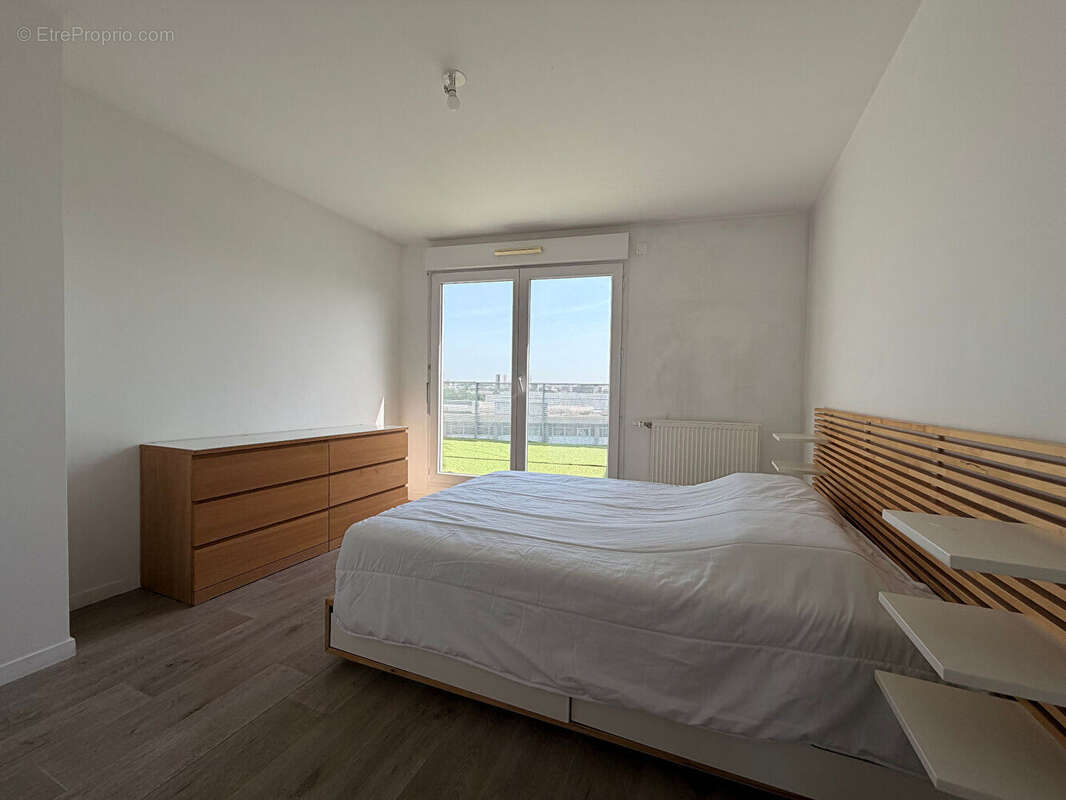 Appartement à VILLENEUVE-LA-GARENNE
