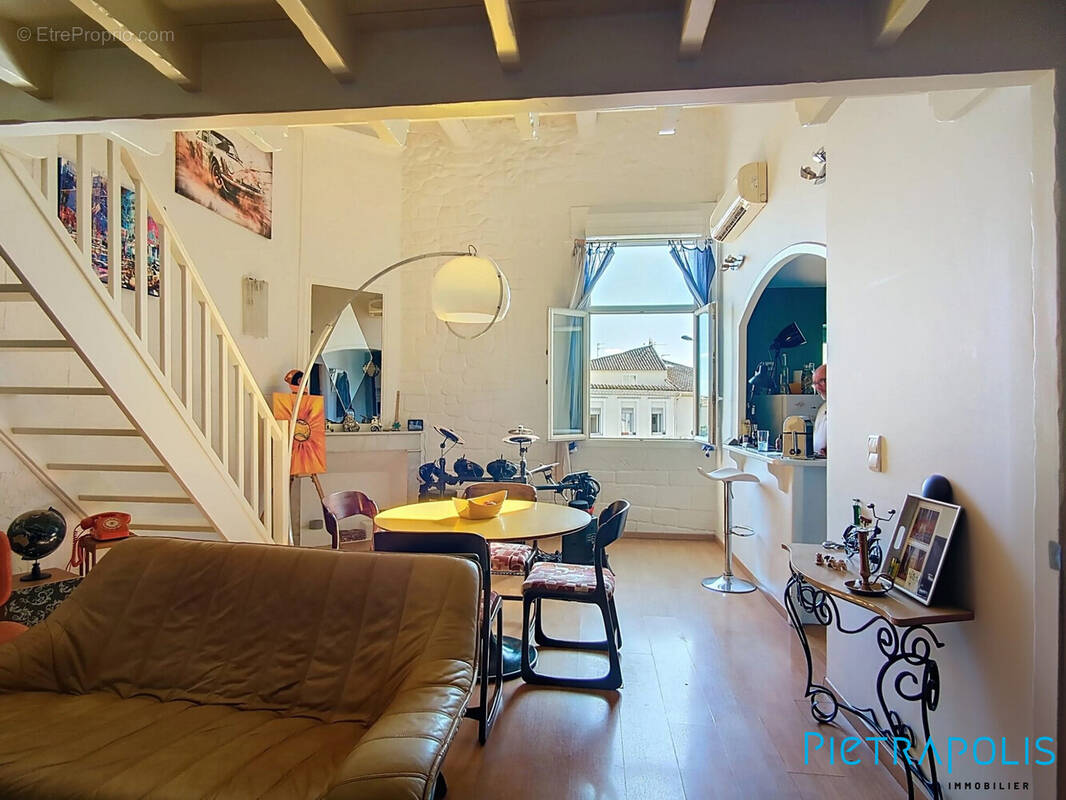 Appartement à MEZE