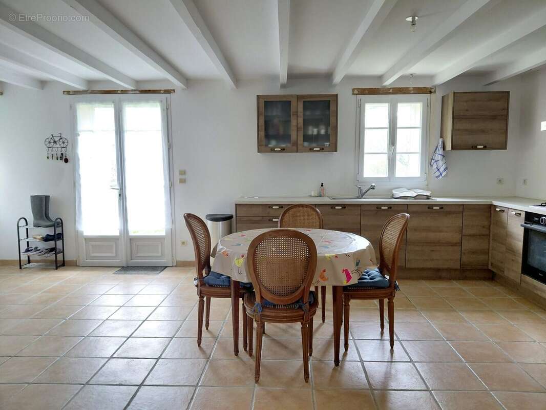 Maison à SAINT-GEORGES-DES-AGOUTS