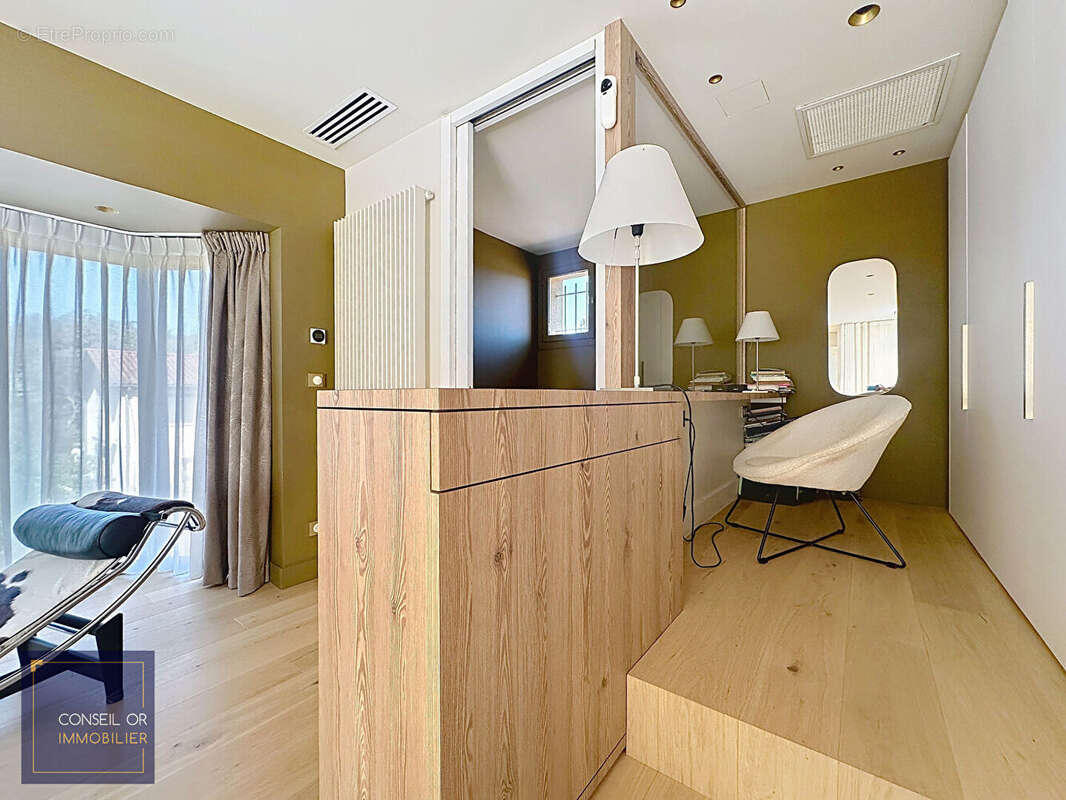 Maison à SAINT-GENIS-LAVAL