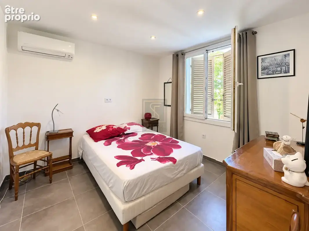 Appartement t3 centre frejus -parking double - photo 6