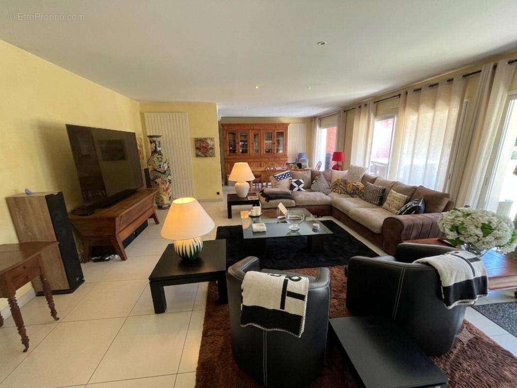 Maison 760 m² à Albi  - photo 8