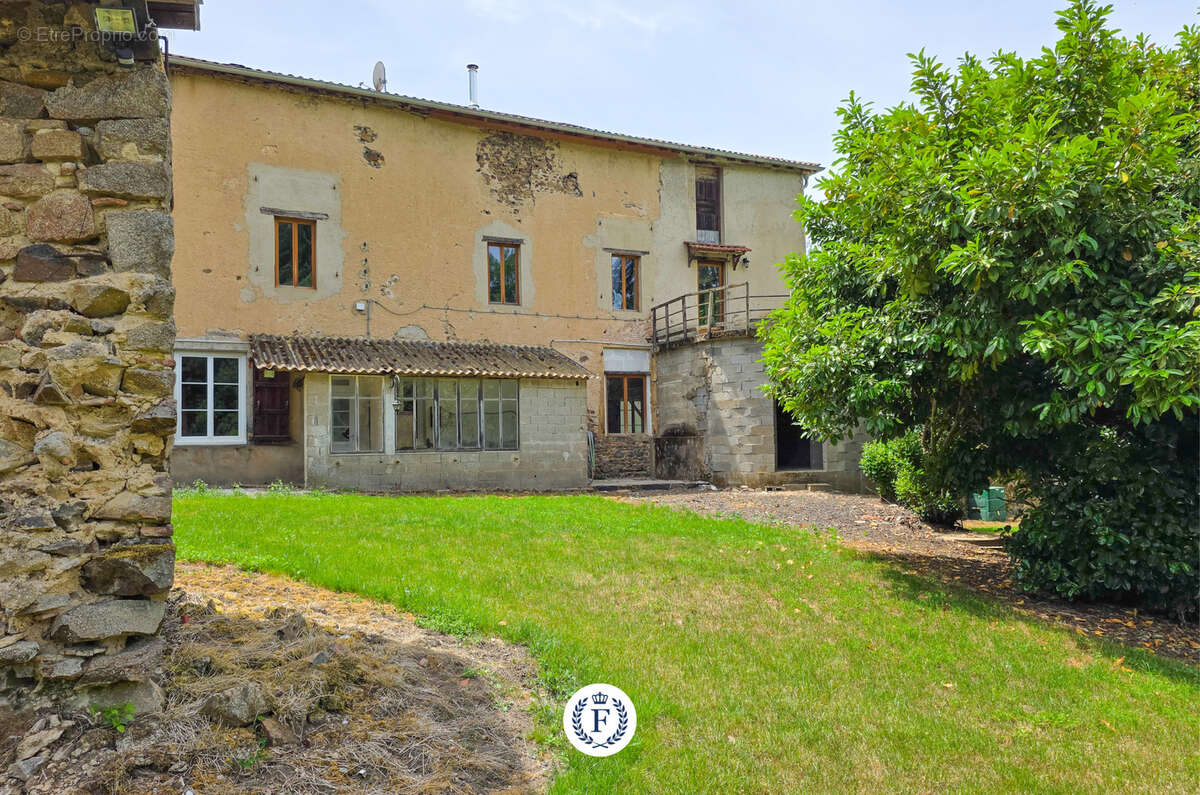 Maison à OUROUX