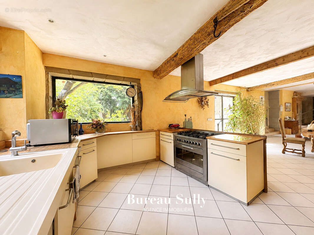 Beynost 01700 Maison 235 m2  Terrain 1296 m2 & dépendances TER 18 mn Gare Part Dieu - photo 7