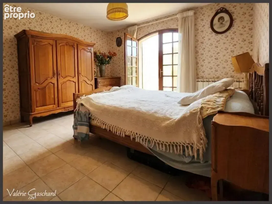 Le Pizou (dordogne) maison de 128 m² +  2850 m² de terrain et triple garage - photo 4