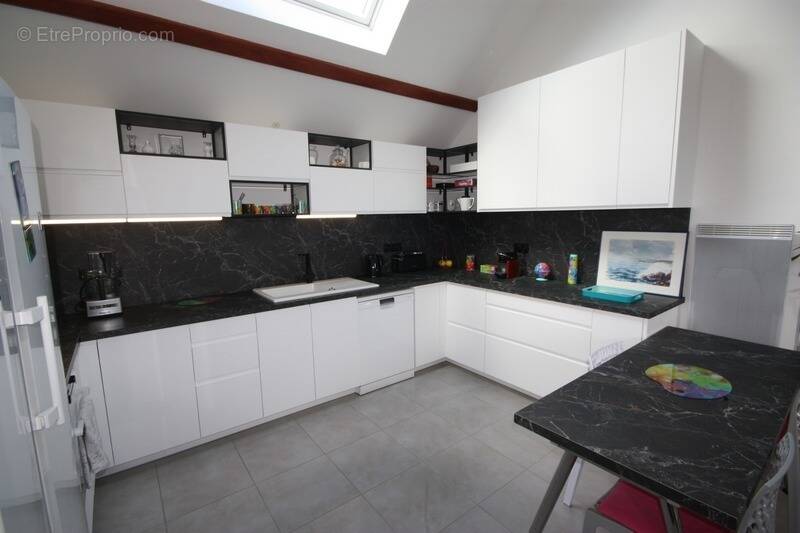 Dpt Ain (01), à vendre ORDONNAZ magnifique appartement T4 de 72 m² avec terrain privatif de 141 m² - photo 1