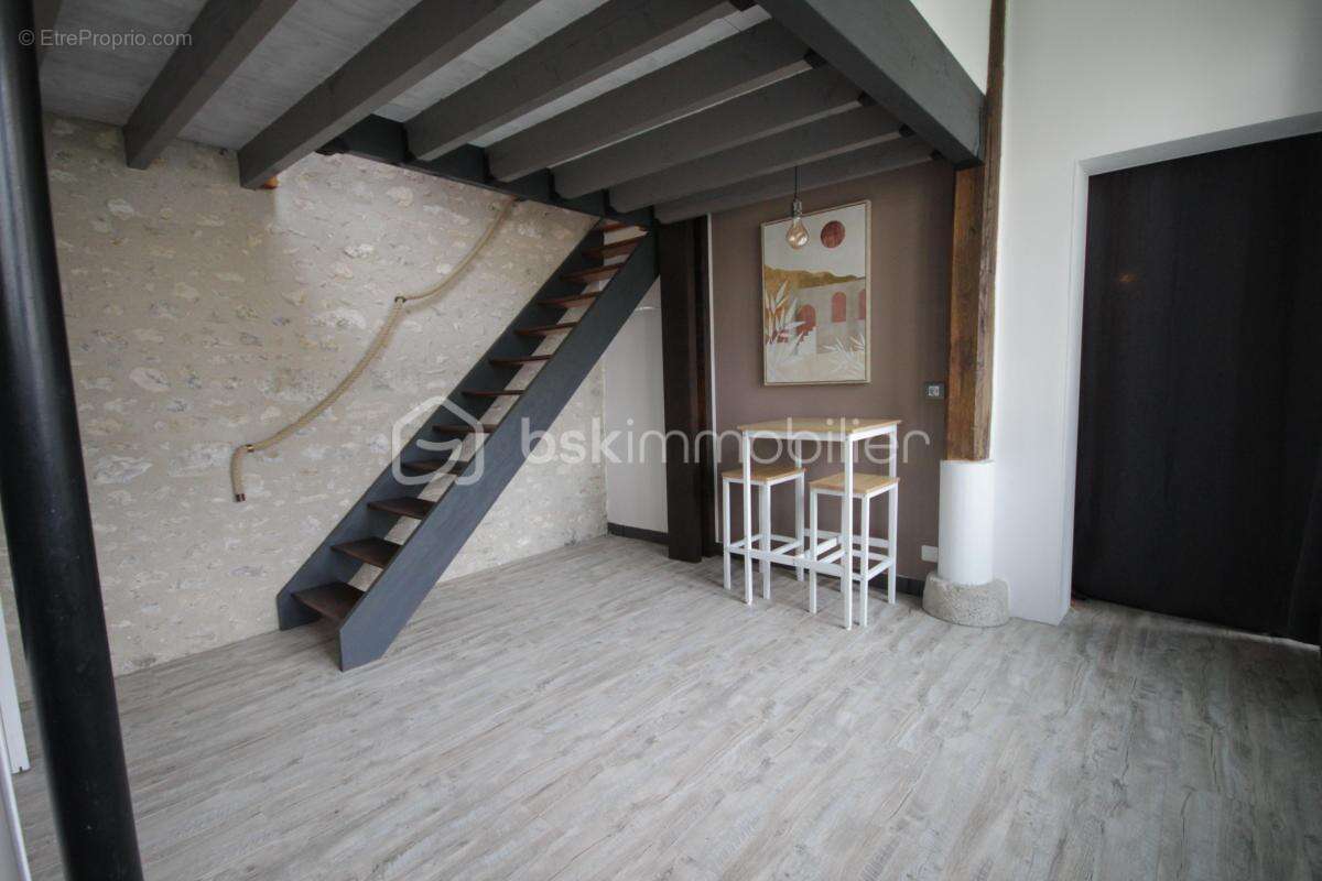 Appartement T2 de 73m² + Box - photo 4
