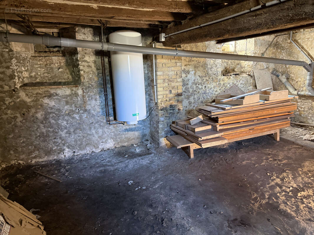 Maison à SAINT-COSME-EN-VAIRAIS