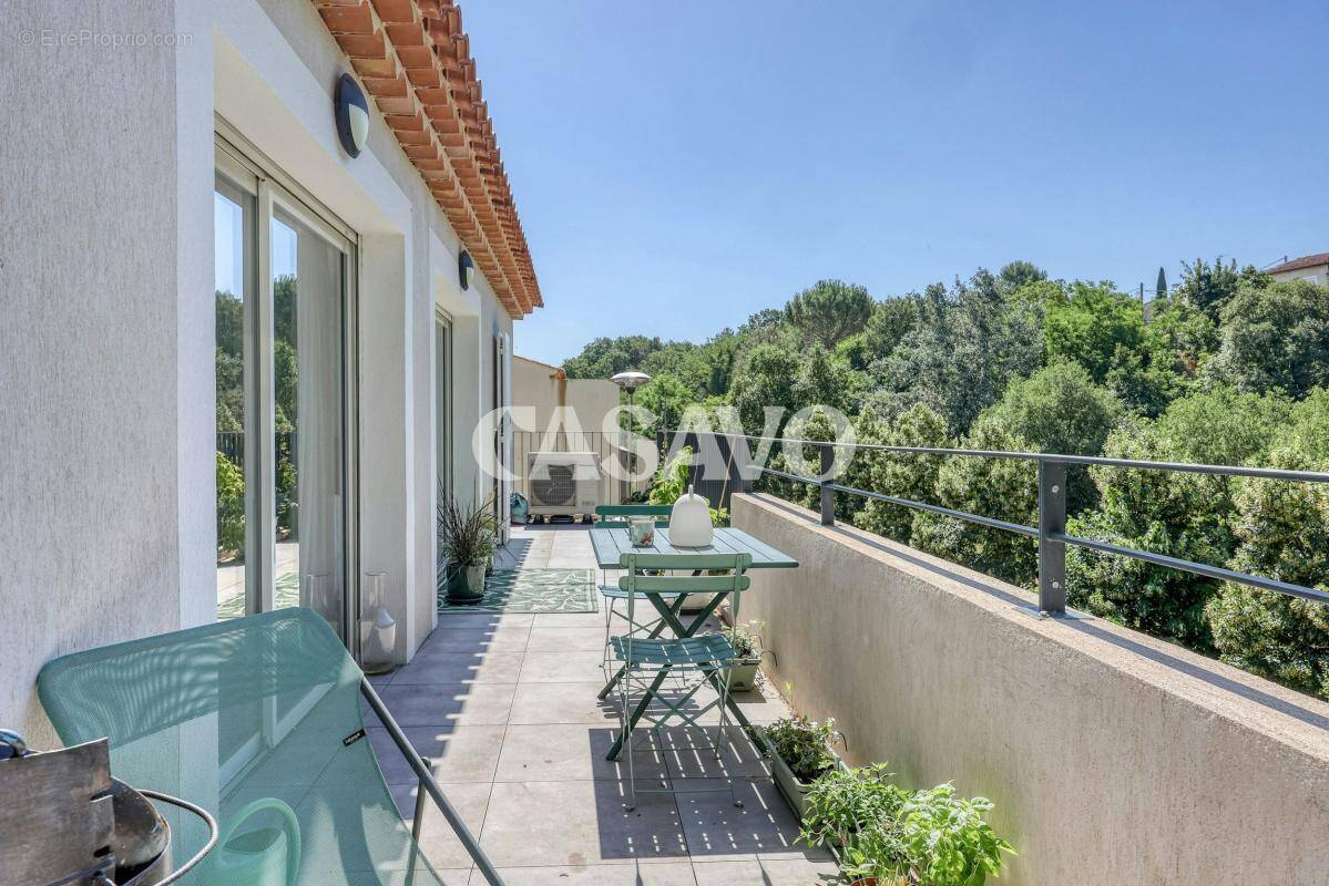 Appartement à LA ROQUE-D'ANTHERON