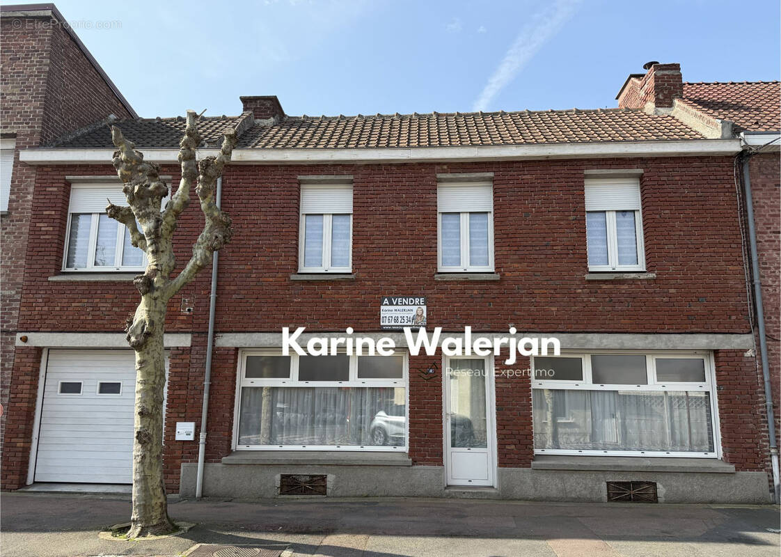 Maison à COURRIERES