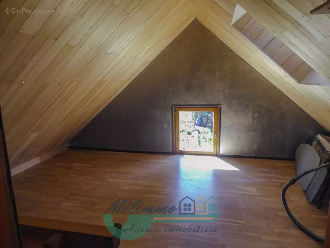 Maison 108 m² à Fontaines  - photo 8