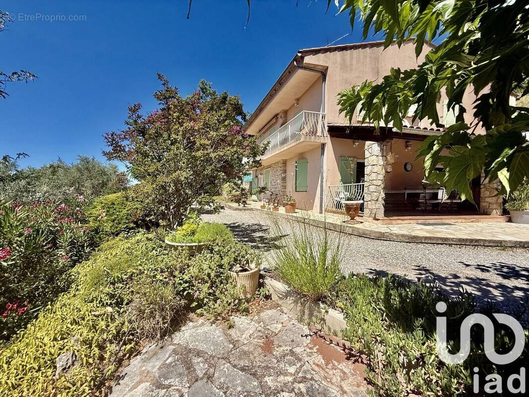 Photo 1 - Maison à LE CANNET-DES-MAURES