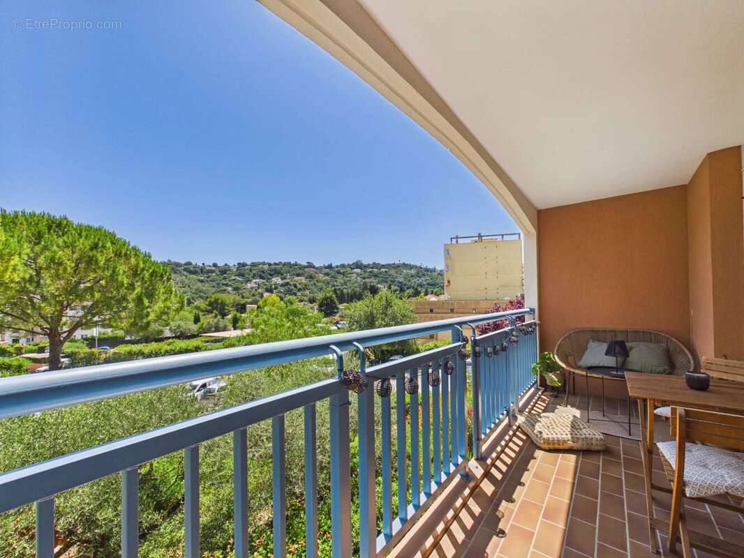 Appartement à VALLAURIS